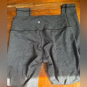 Lululemon Wunder Under Knit Heathered RARE Size 10 28” Inseam